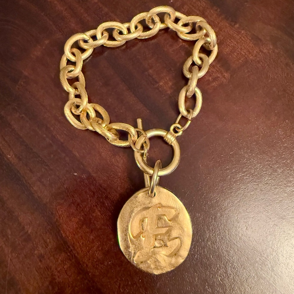 Chunky Gold Toggle Bracelet